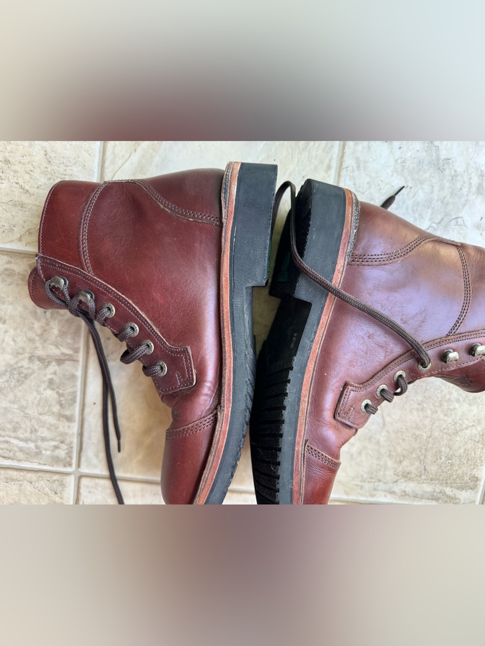 Men's Leather Chukka Boots in Burgundy - Classic Lace-Up